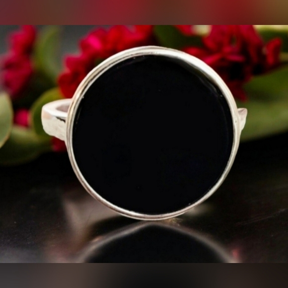 Womens Sterling Silver Black Onyx Stone Ring - Picture 2 of 9